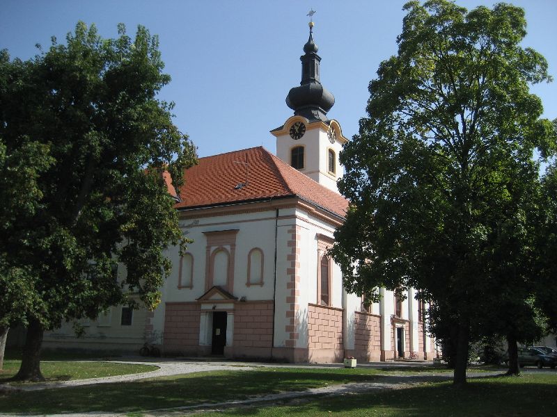 Koprivica: Stadtpark mit Pfarrkirche Sv.Nicola (2008)