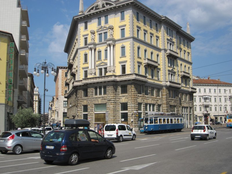 Triest: Tranvia di Opicina an der Piazza Oberdan (2011)