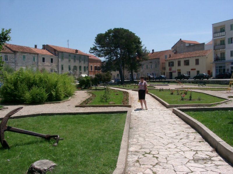 Korčula: Vela Luka (2004)